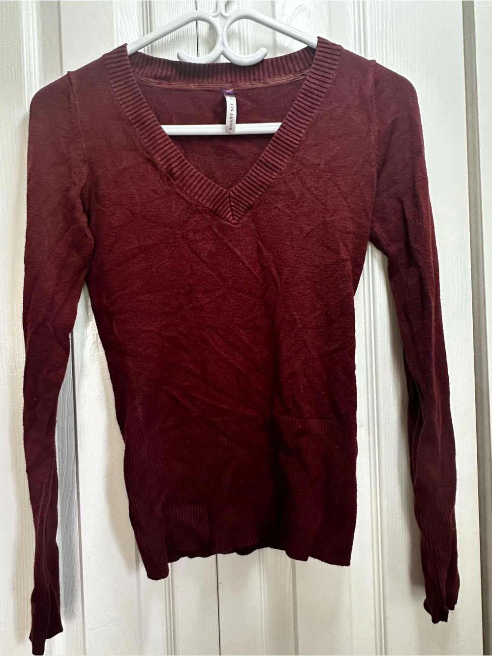 Smart Set Women's V-Neck Sweater in Burgundy #31